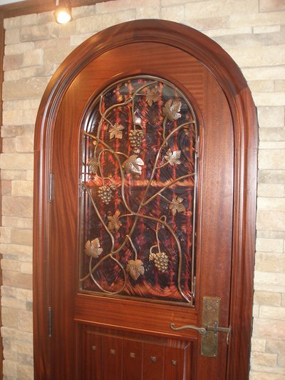 Solid metal privacy gate